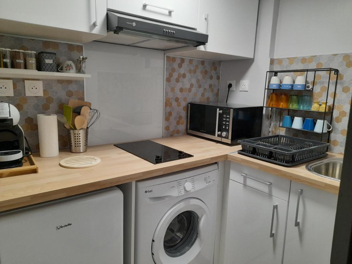 Les Melias T1 Apartment Roujan Bagian luar foto