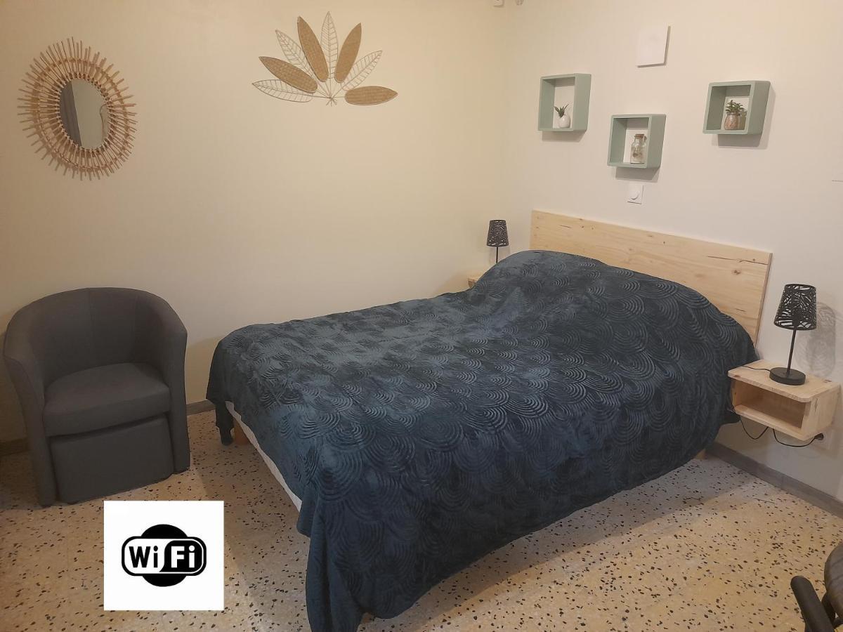 Les Melias T1 Apartment Roujan Bagian luar foto